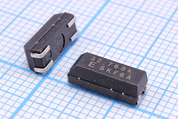 32,768 \SMD10440P4-2\12,5\ 20\ /-40~85C\MC-405\1Г 32,768 \SMD10440P4-2\12,5\ 20\ /-40~85C\MC-405\1Г